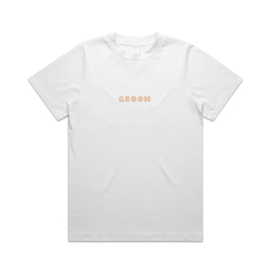 Here Comes The Party Tee | Beige on White