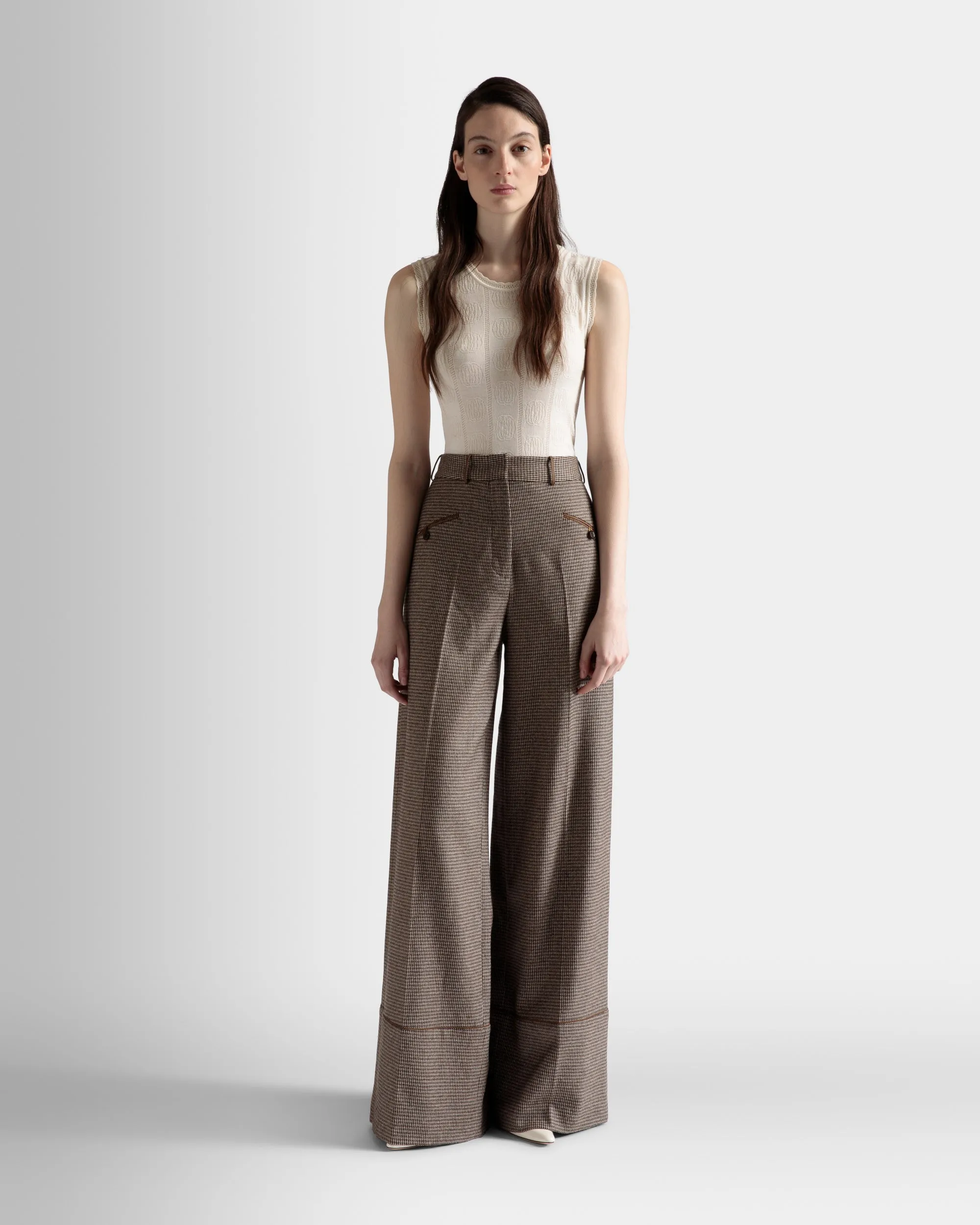 L4BA369F - Trousers