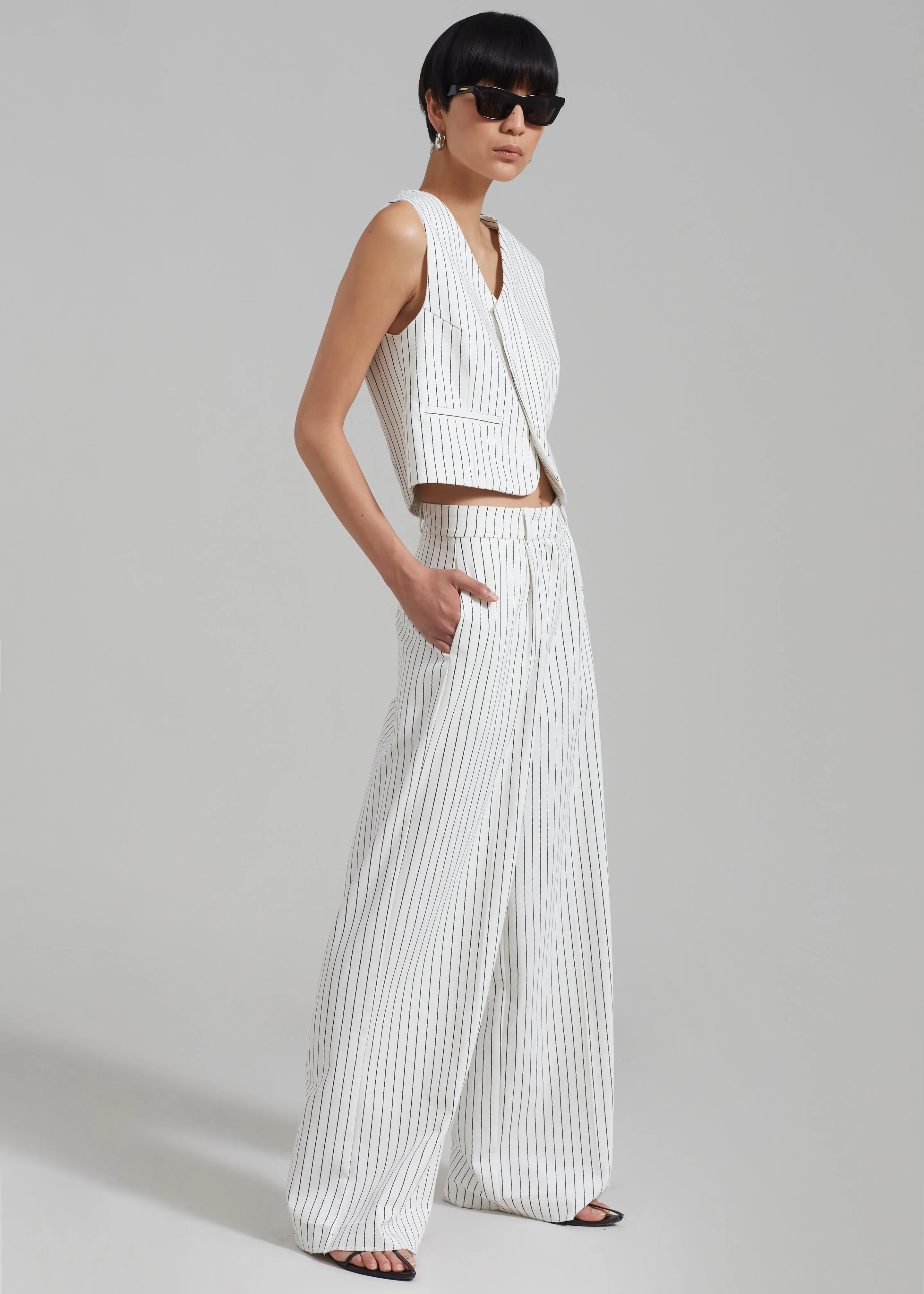 Landry Vest - White/Black Stripe