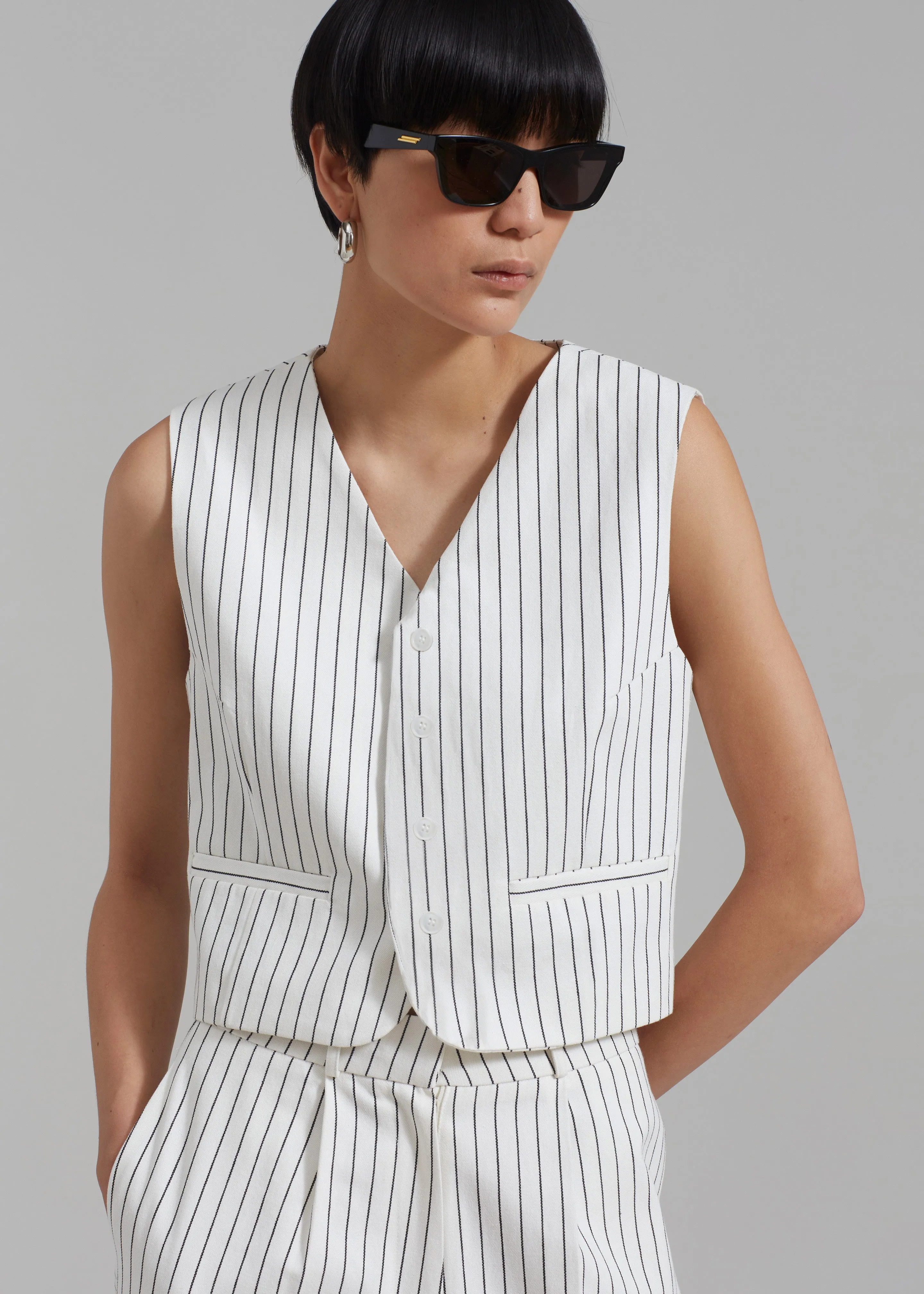 Landry Vest - White/Black Stripe