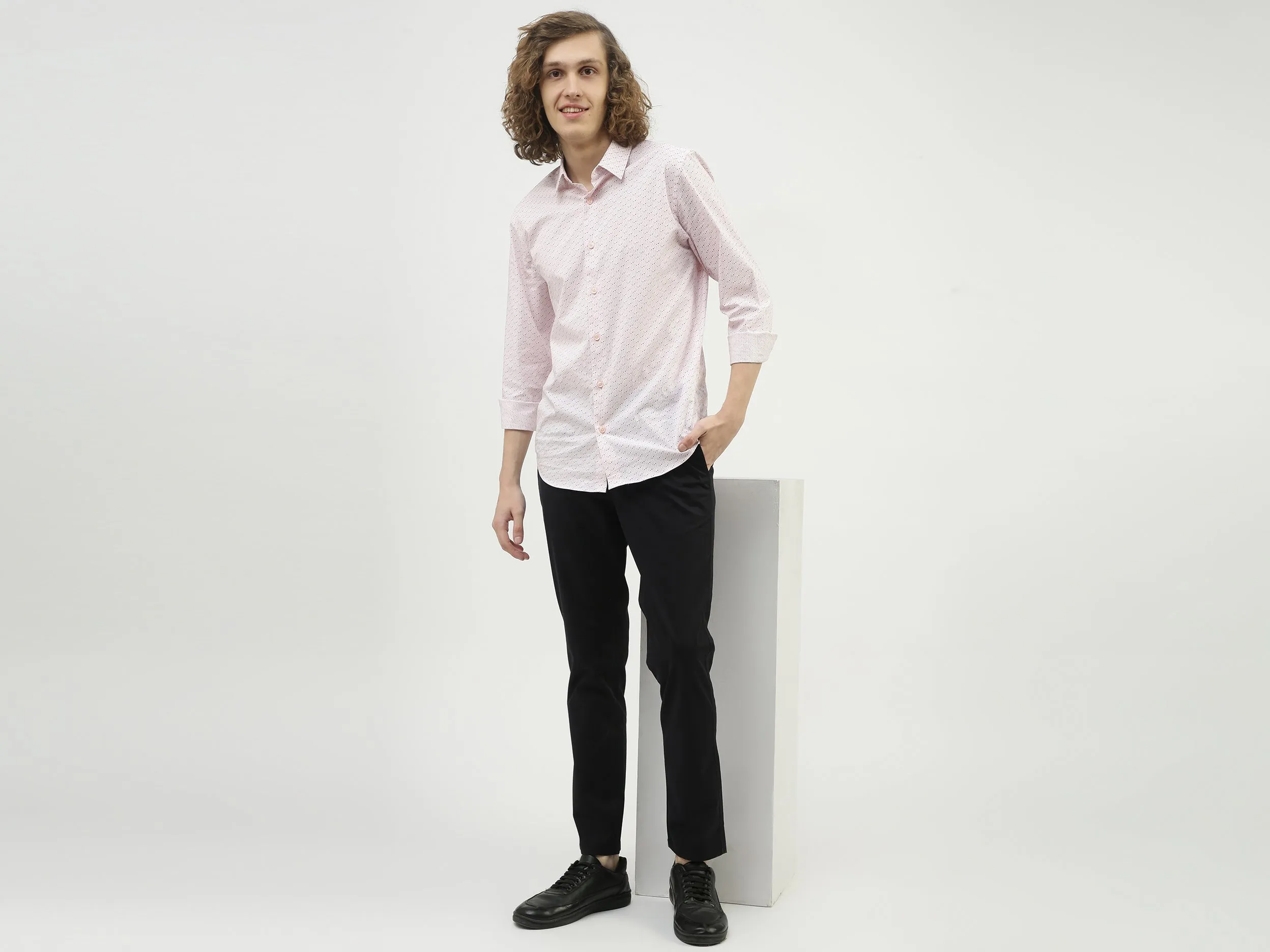 Men Solid Slim Fit Trousers