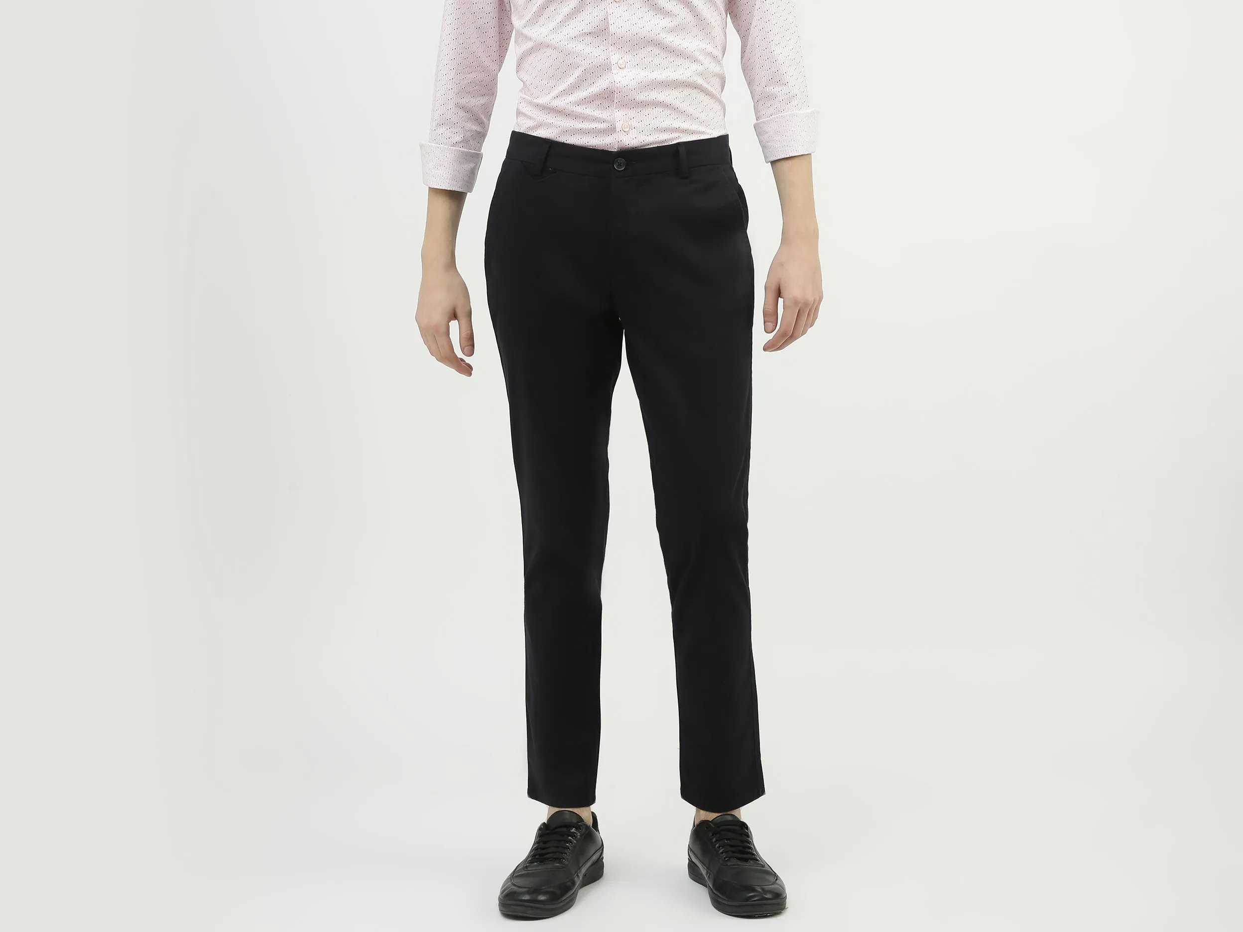 Men Solid Slim Fit Trousers