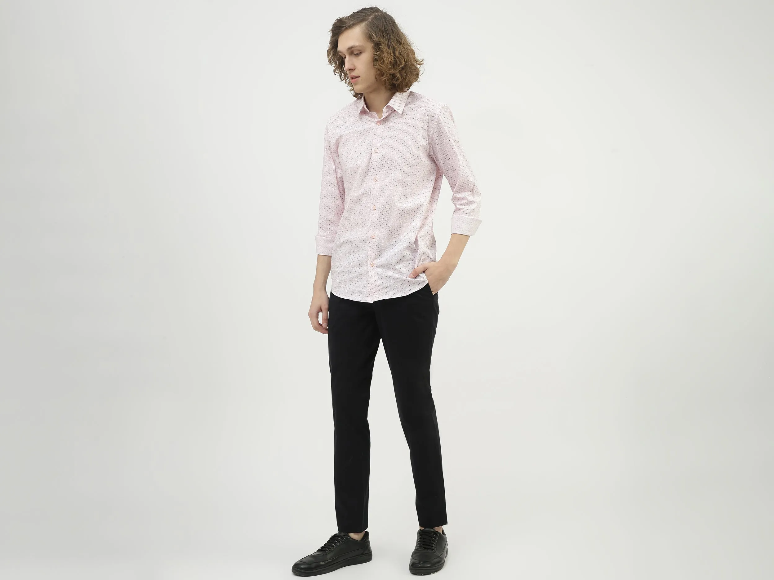 Men Solid Slim Fit Trousers