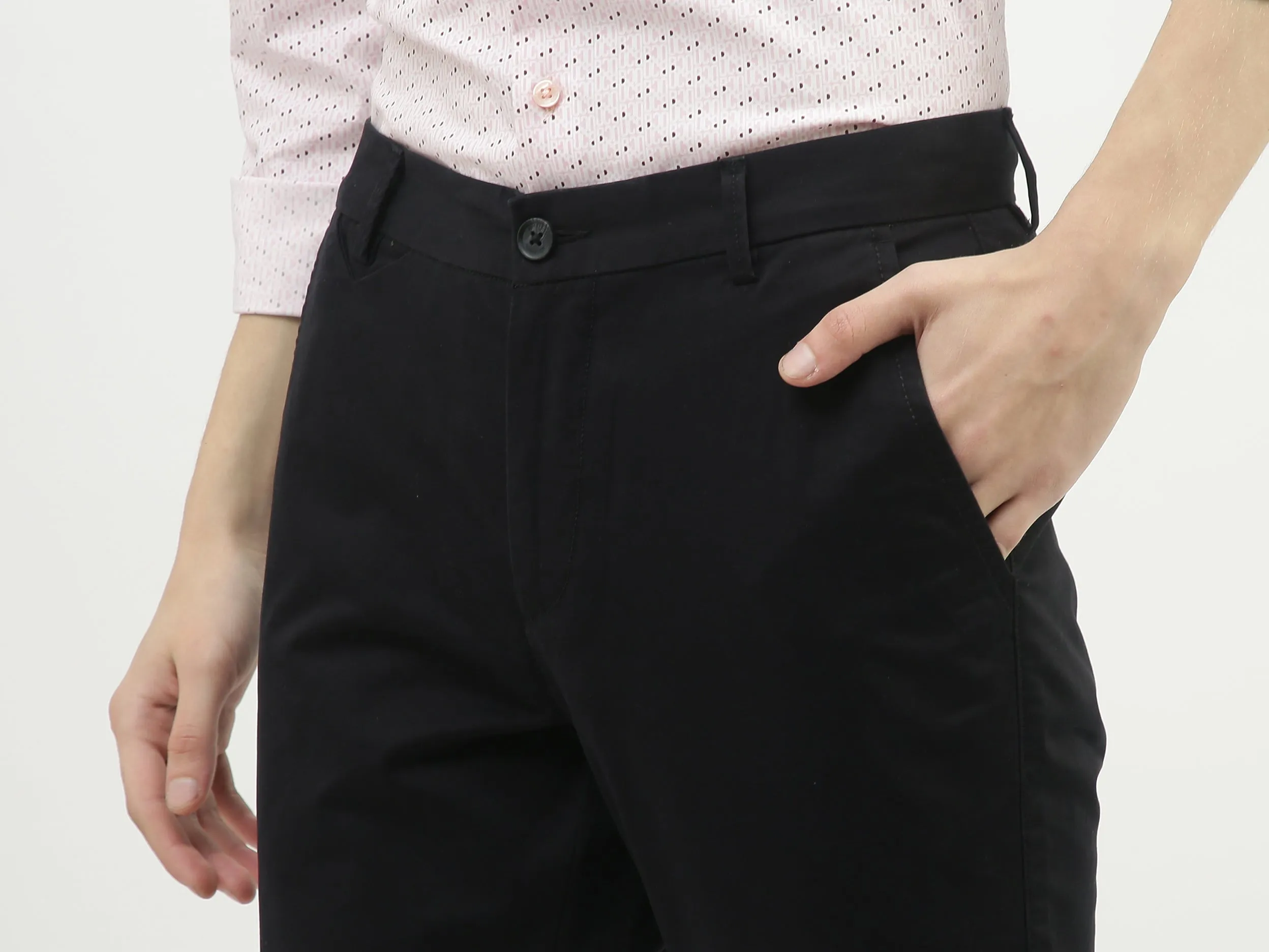 Men Solid Slim Fit Trousers