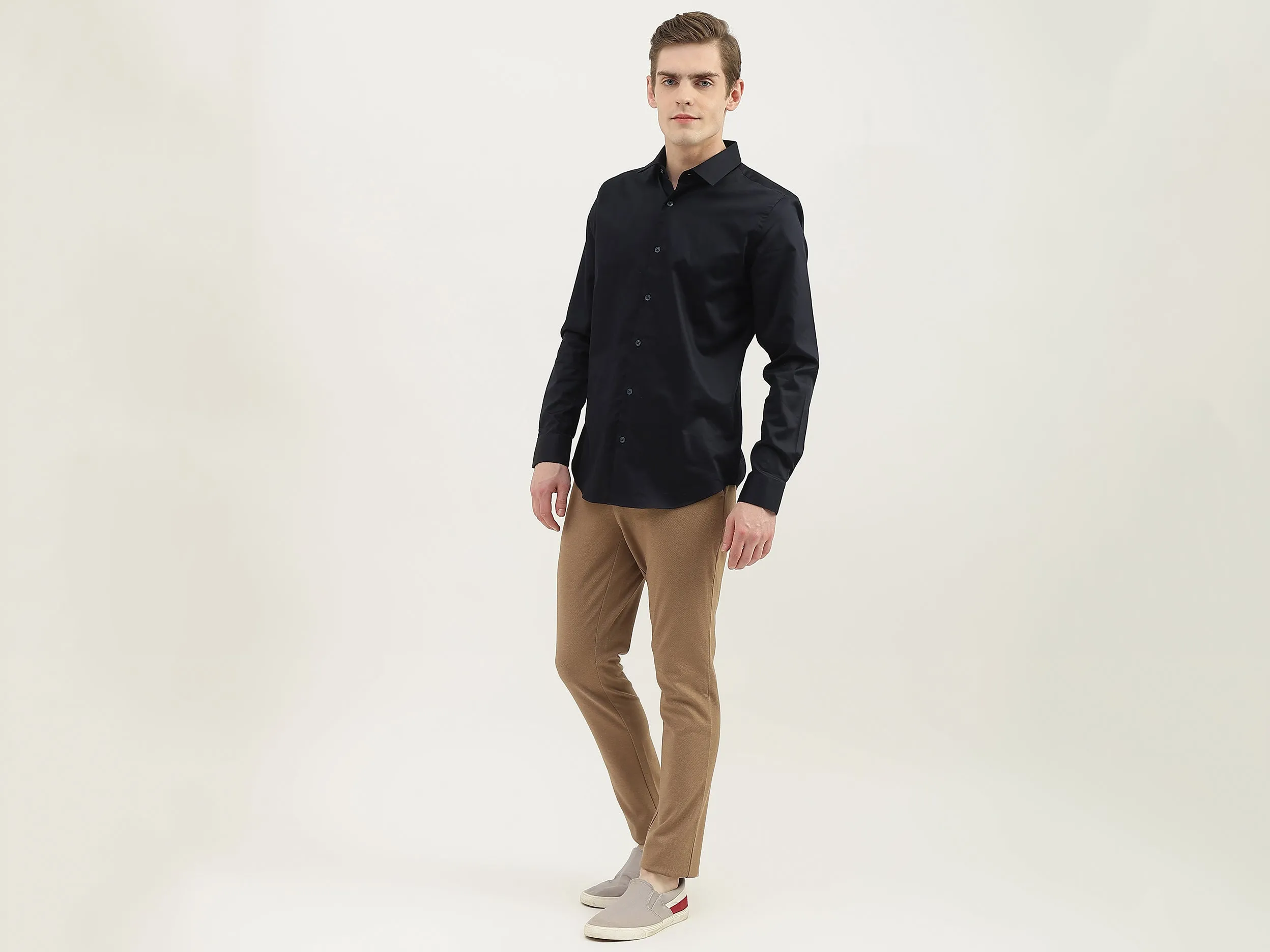 Men Textured Slim Fit Trousers