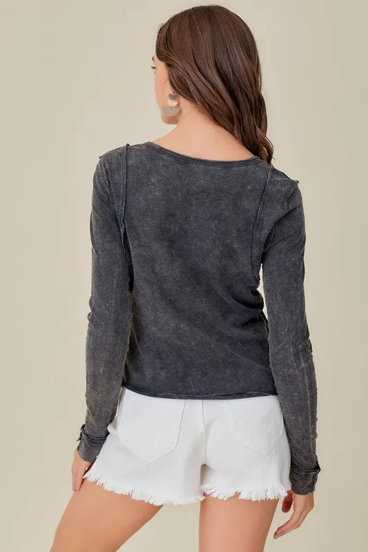 RAW EDGE DETAIL TOP