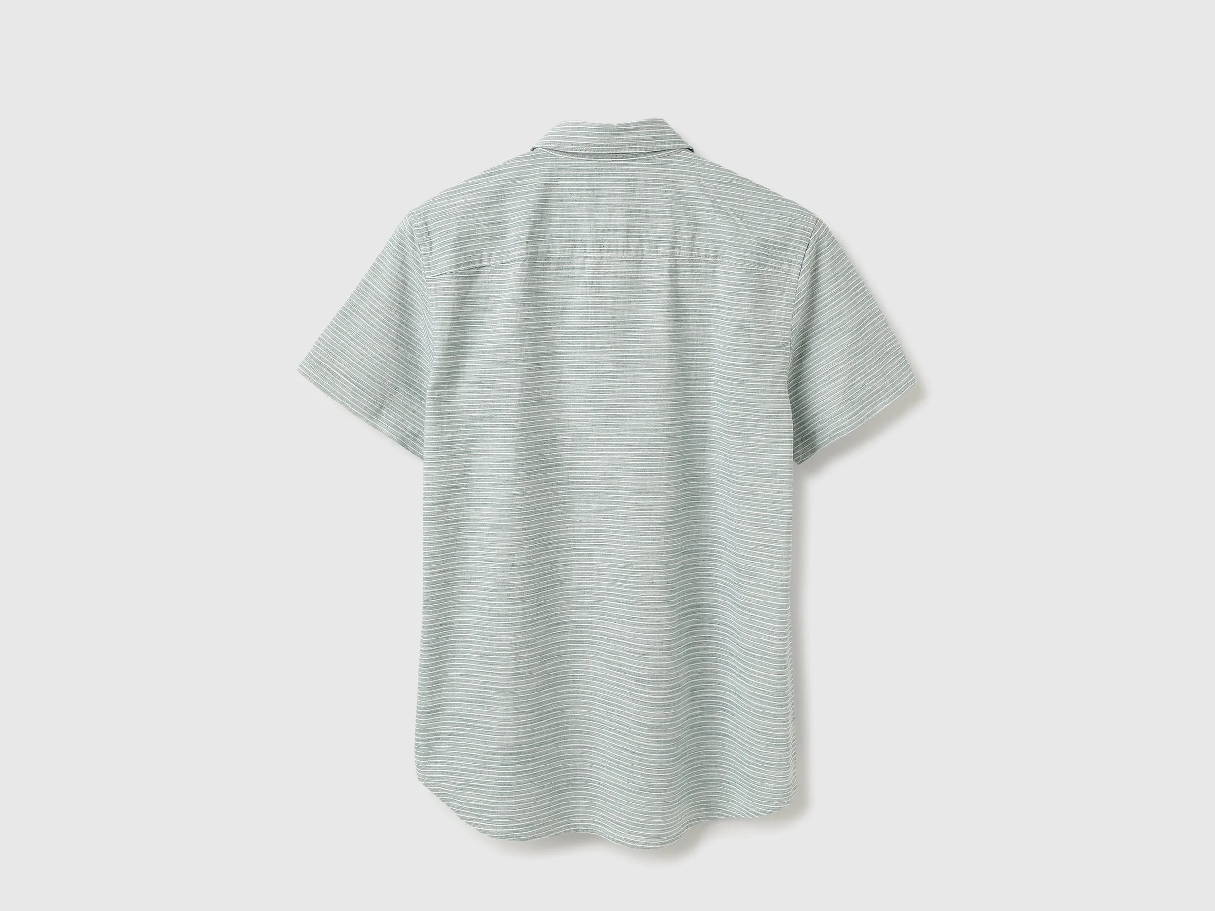 Regular Fit Spread Collar Striped Shirts