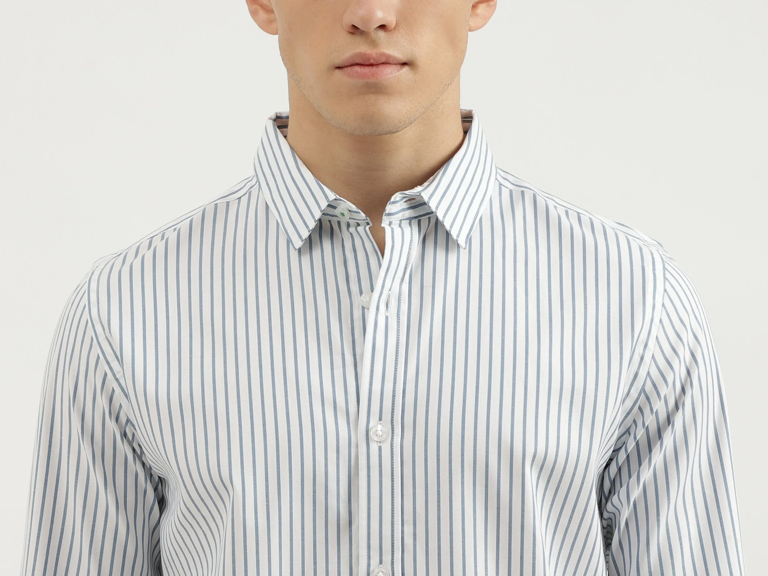 Regular Fit Spread Collar Striped Shirts