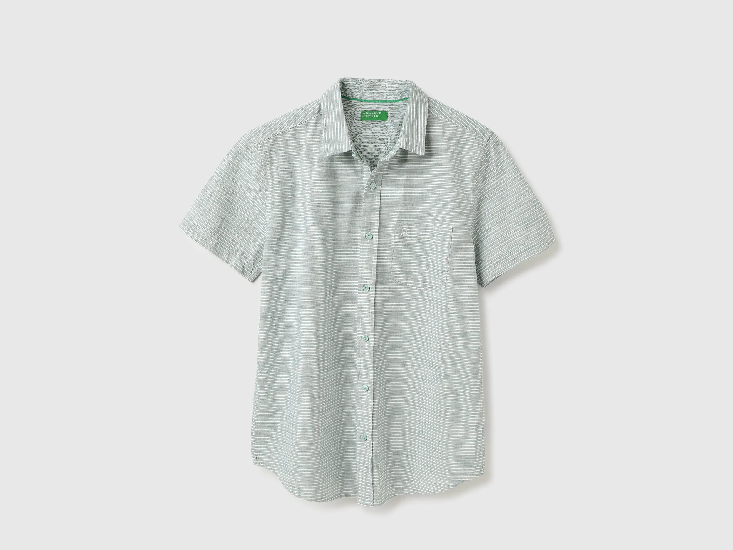 Regular Fit Spread Collar Striped Shirts