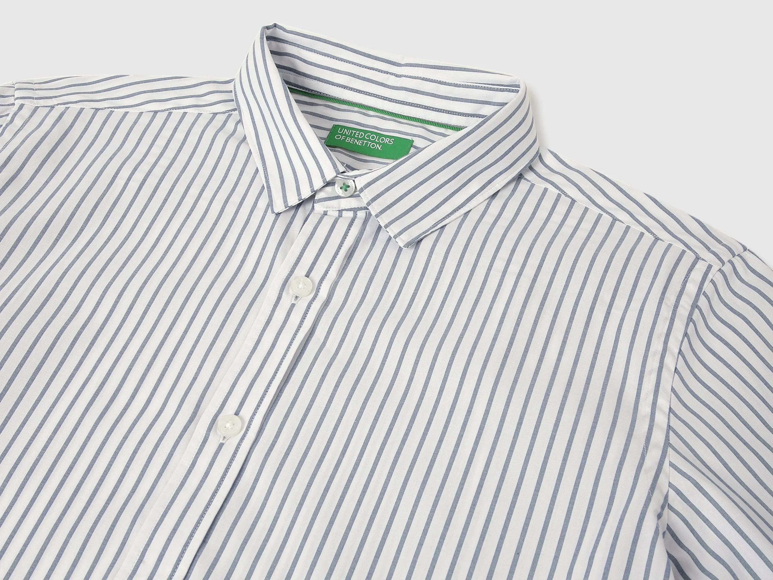 Regular Fit Spread Collar Striped Shirts