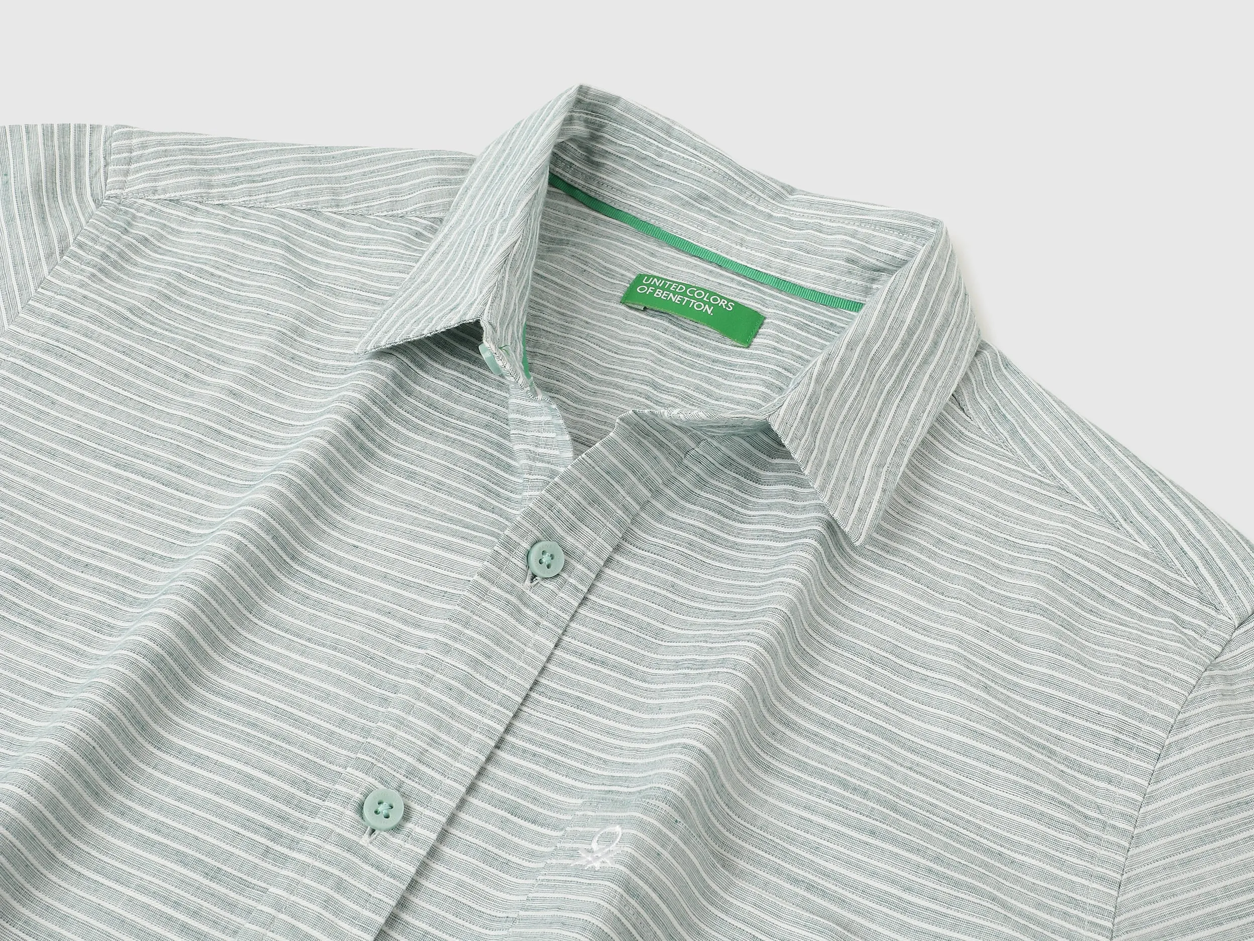 Regular Fit Spread Collar Striped Shirts