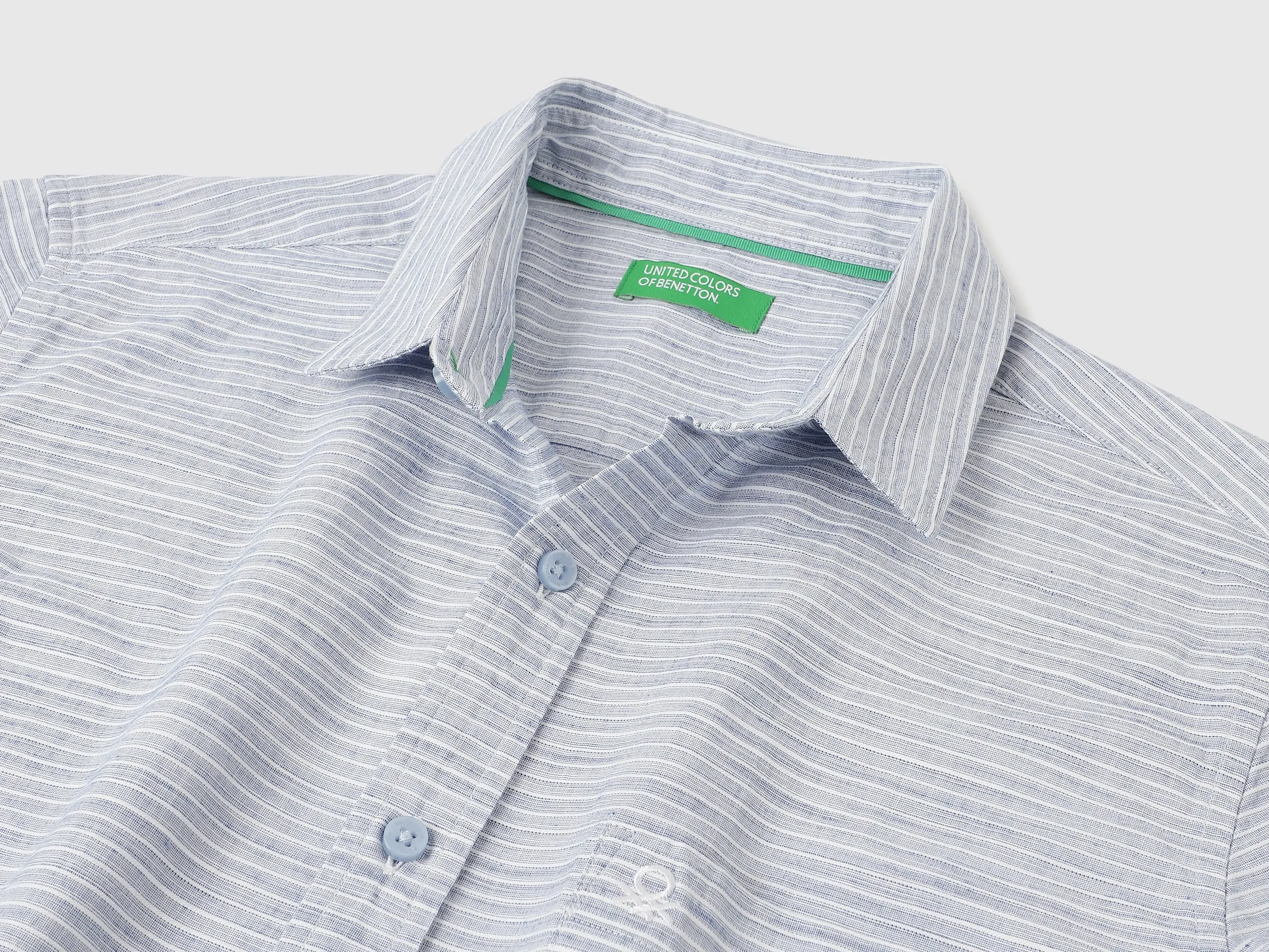 Regular Fit Spread Collar Striped Shirts