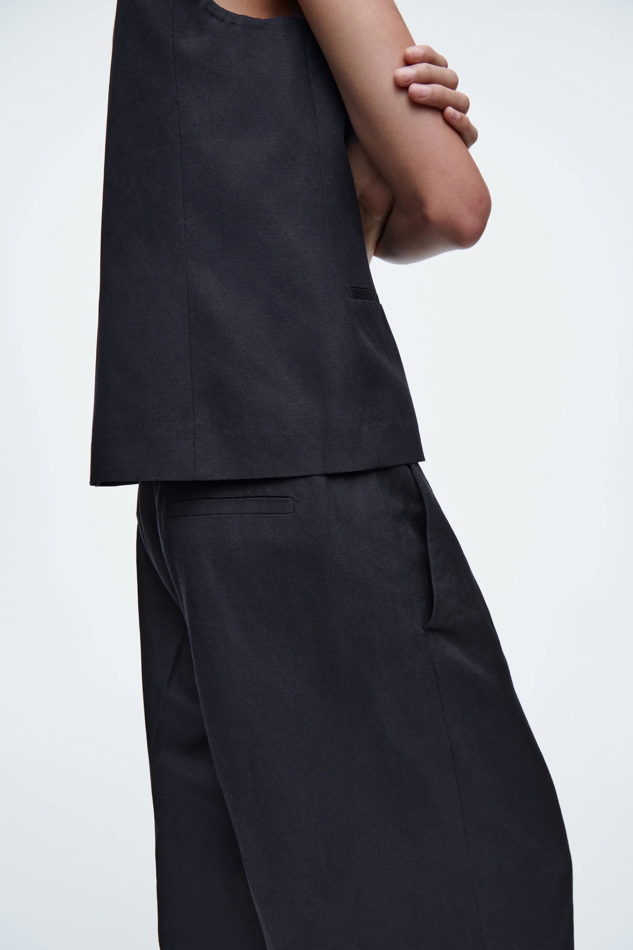 Relaxed linen-blend wide-leg trousers
