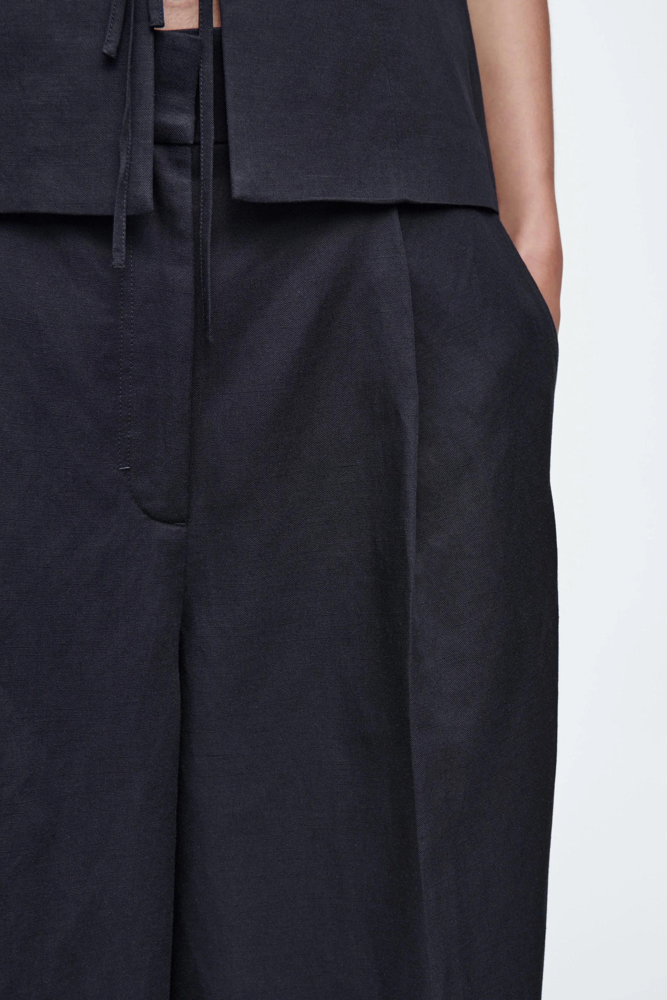 Relaxed linen-blend wide-leg trousers