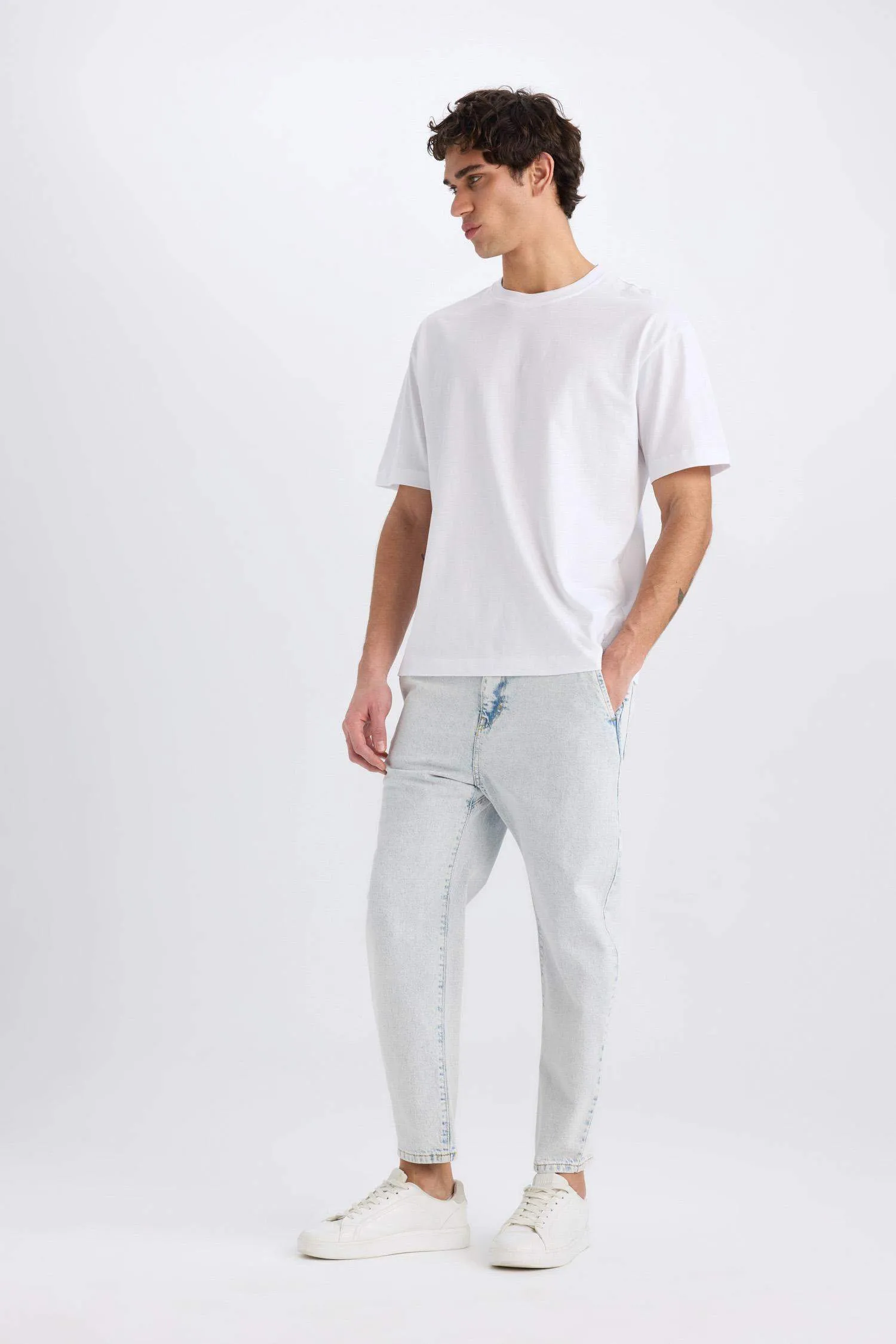 Relaxed Slouchy Fit Skinny Leg Jeans