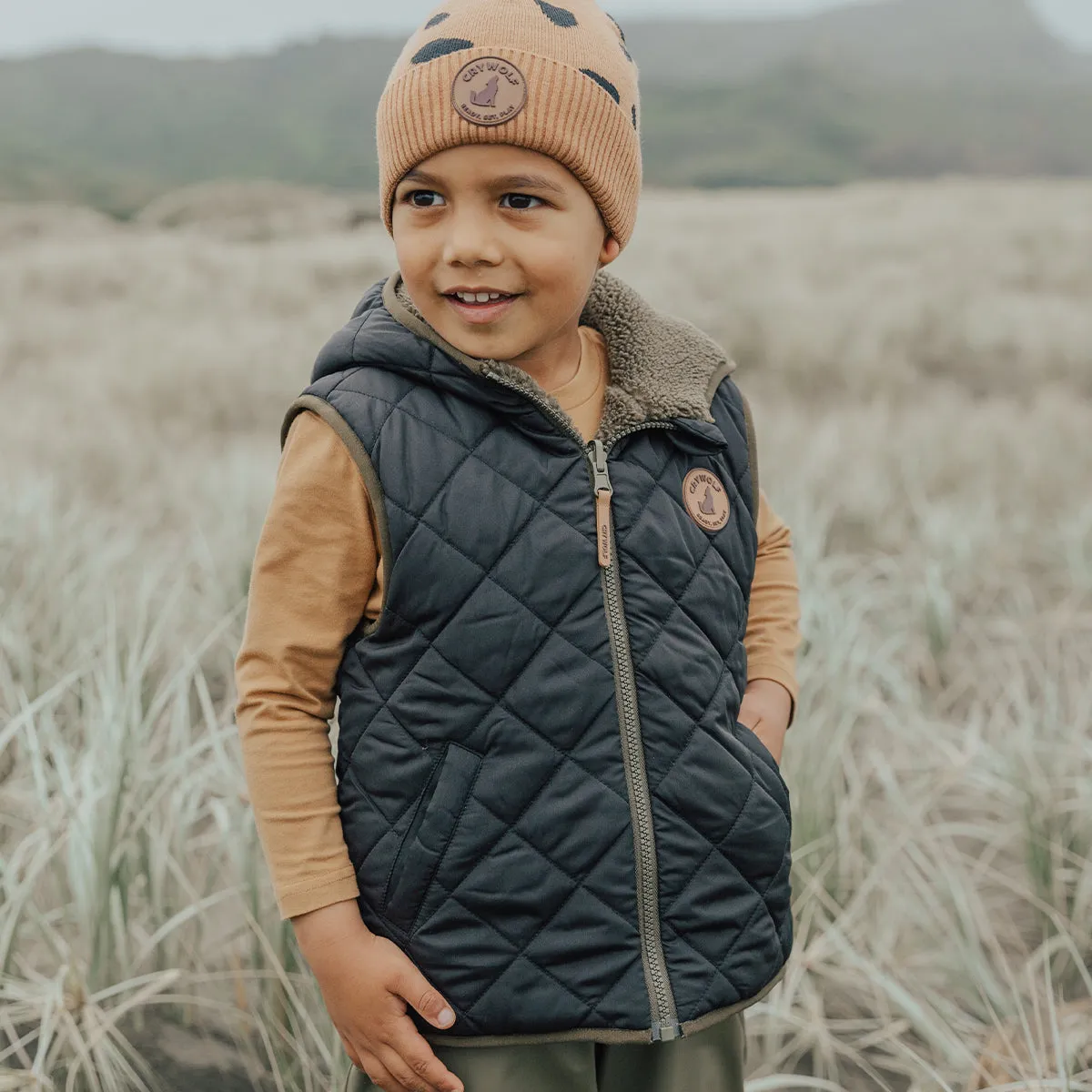 REVERSIBLE HOODED YETI VEST Black/Khaki