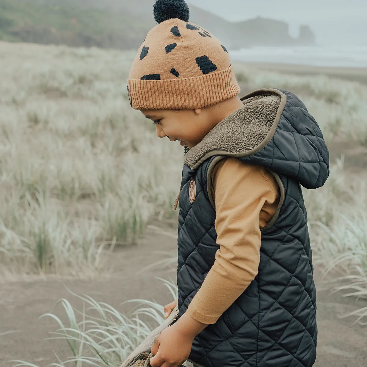 REVERSIBLE HOODED YETI VEST Black/Khaki