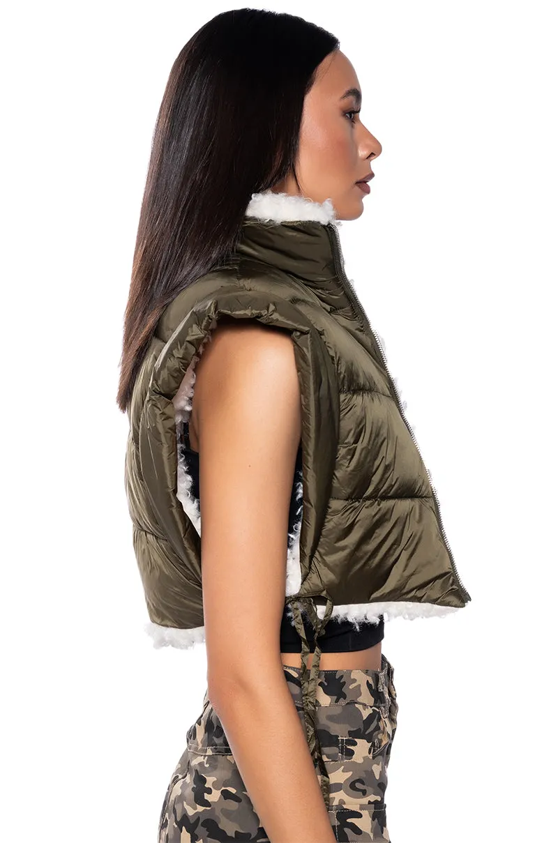 SIMPLY ASPEN SHERPA LINED CROP VEST