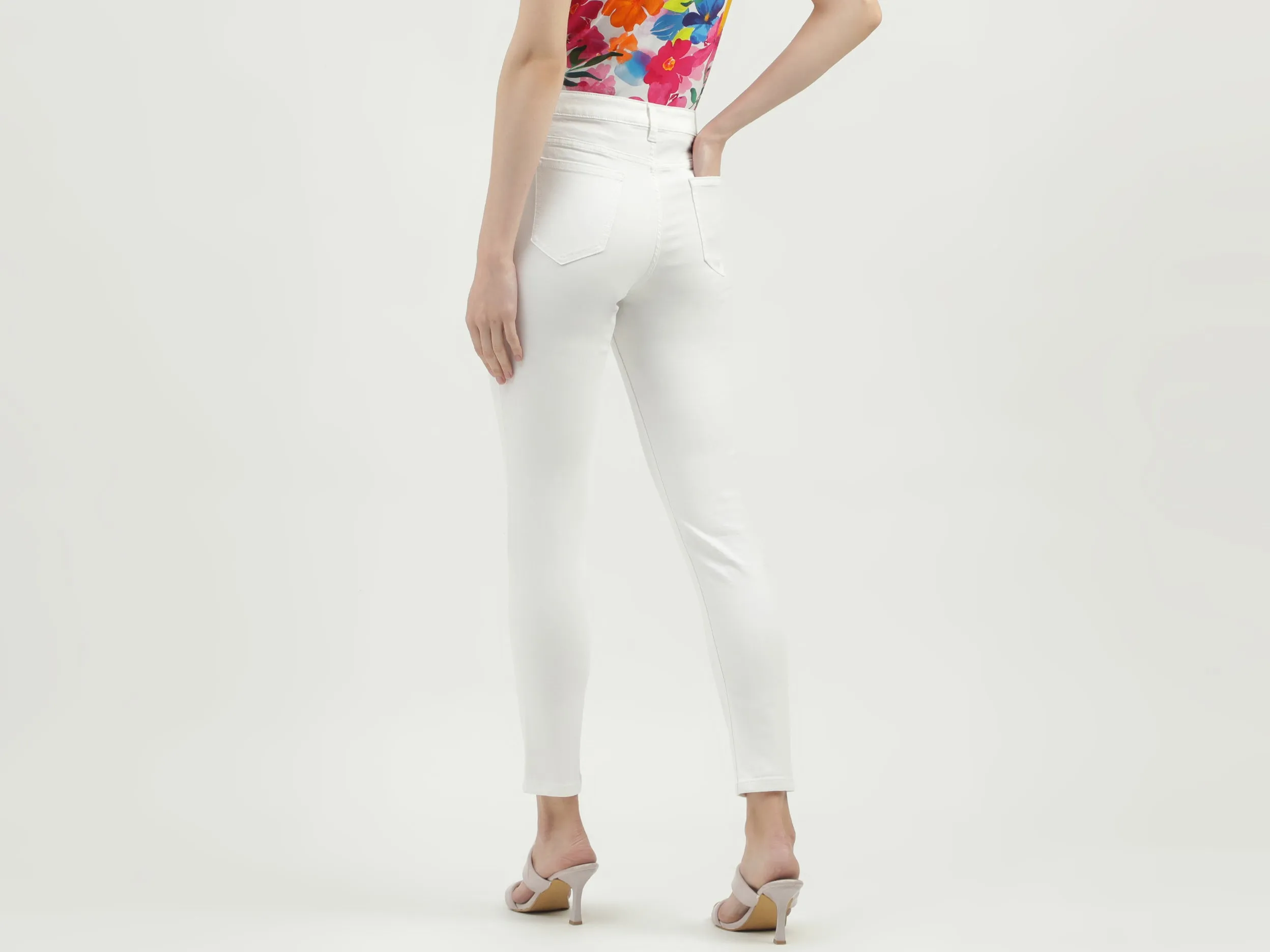 Women's Solid Skinny Fit Trousers